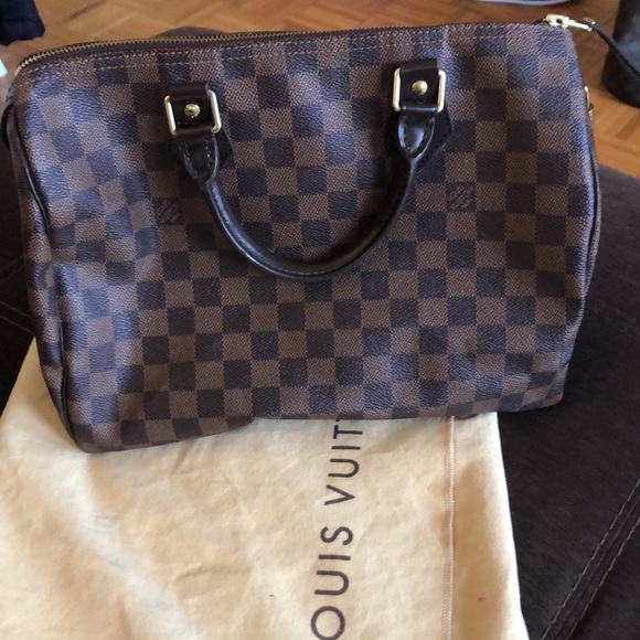 100% Authentic Louis Vuitton Speedy 30 bag. Length heigh width 11.8x8.2x6.6 inch - Picture 9 of 9
